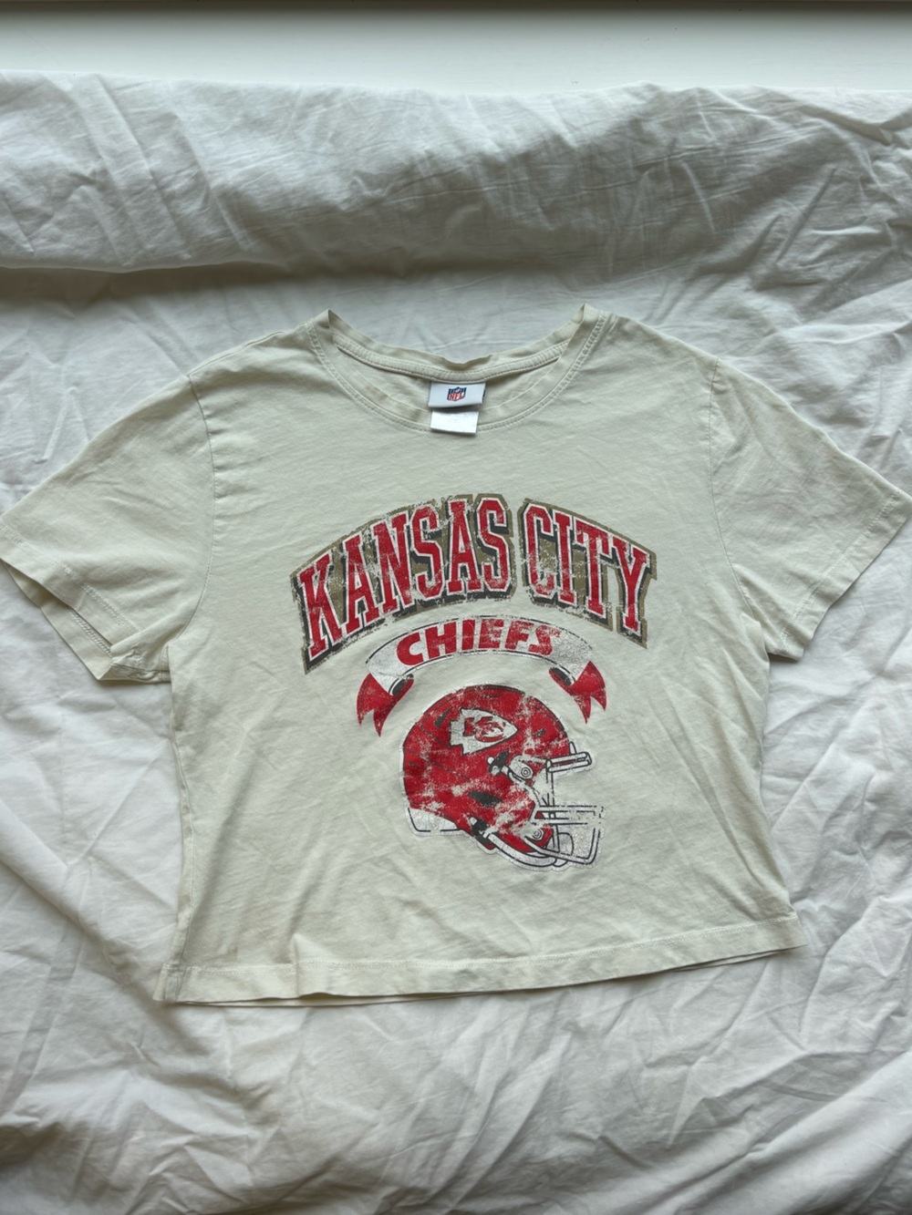 NFL Kansas City Chiefs Distressed Graphic Baby Tee Crop Top
